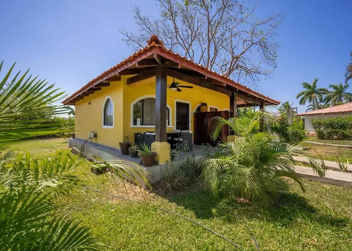 Hébergement de vacances Casa Sereneness Retreat With Shared Pool